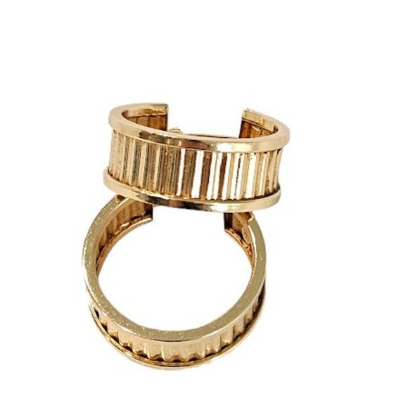 Estate textured round vintage 14K gold hoops - Picture 4 of 7